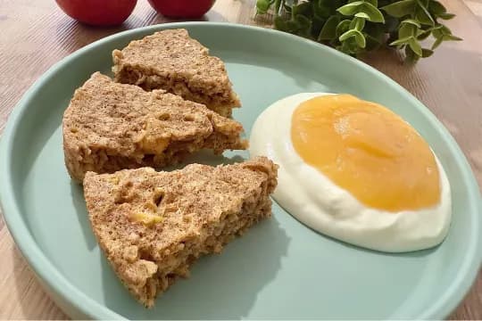 Apple oats cake ready to be served.