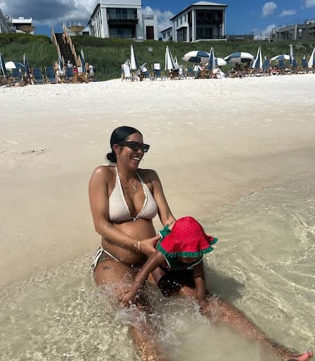 Jasmin Brown and her child