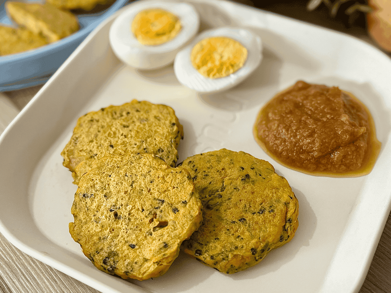 Golden brown sweet potato and broccoli fritters, crispy on the outside and packed with veggies — a healthy and delicious snack or meal for kids and adults.
