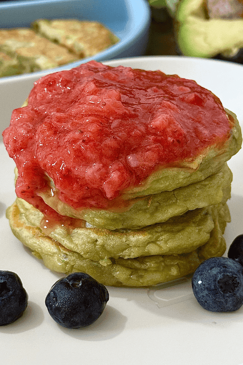 Avocado Banana Pancakes – a healthy, fluffy pancake recipe made with mashed avocado and ripe banana for a nutritious twist on a breakfast classic.