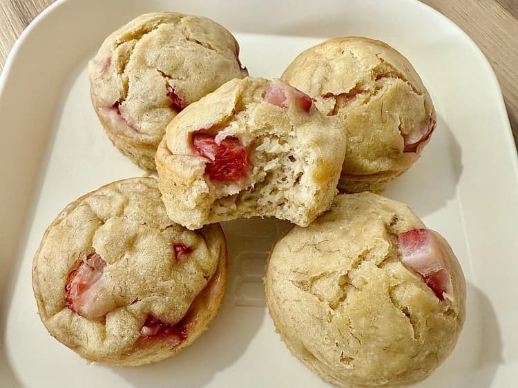 Easy Strawberry Muffins