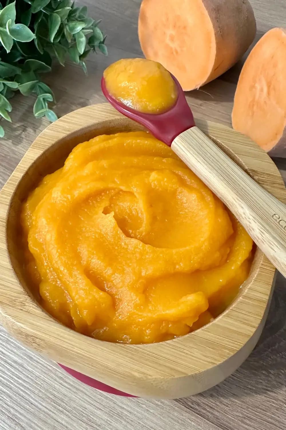 A smooth and creamy sweet potato puree served in a bowl. Perfect for babies, meal prep, or as a healthy side dish. Easy homemade recipe packed with nutrients.